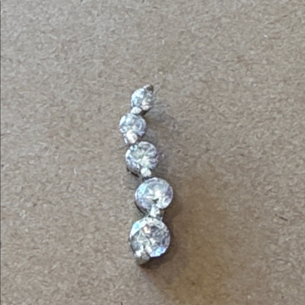 Silver journey pendant .925 with 5 tier’ed Moissanites - Picture 4 of 6